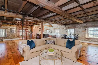 Image de Millie's-Historic New Bedford, 2br w. water views