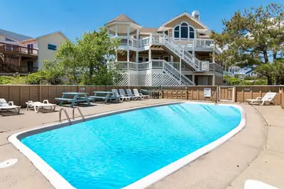 Image de Dear Summer… Pool, Walk to Beach, and Hot Tub