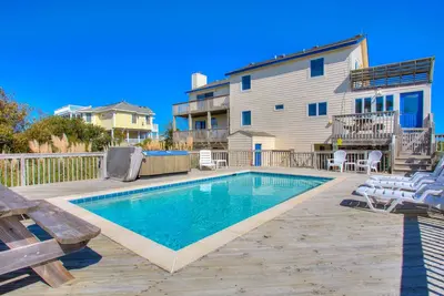 Image de Ocean Dreams: Pool, Hot Tub, Beach & Deck Views