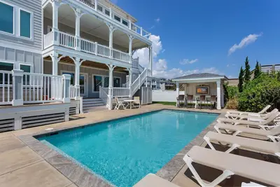 Image de Point Break: Luxury Oceanfront w/ Pool, Ht, Bar