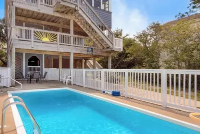 Image de The Fifth Line Obx Retreat w/ Pool + Walk to Beach