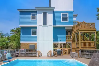 Image de 2130 Luna Blu Cottage * 5 Min Walk to Beach * Pool