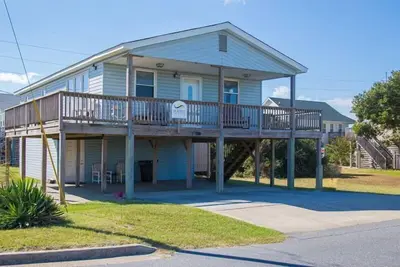 Image de 5005 Bristow's Bungalow * 4 Min Walk to Beach