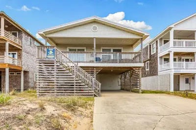 Image de Timeless Obx Charm | Steps to the Beach