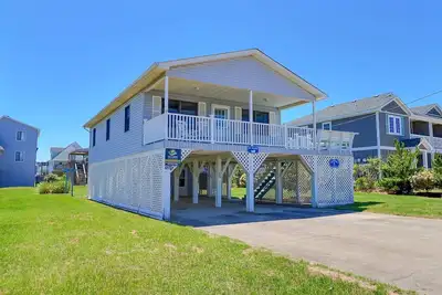 Image de 5215 Edwards * 3 Min Walk to Beach