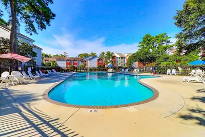 Image de Cozy 2br Retreat | Pool, Tennis & Quick Beach Access