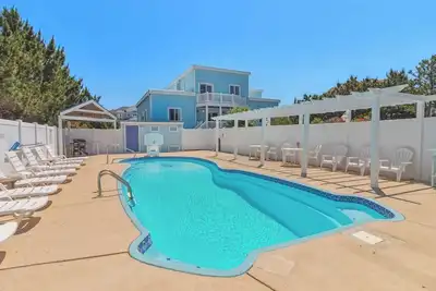 Image de Outrageous Beach Xperience: Pool, Decks & Ocean Views