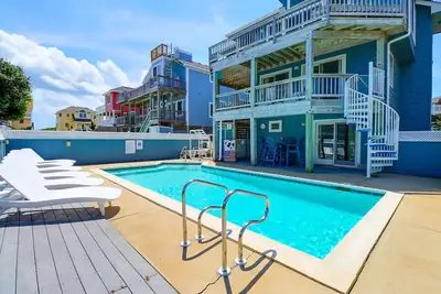 Image de Sea Nest – Beach, Pool, Hot Tub & Pets