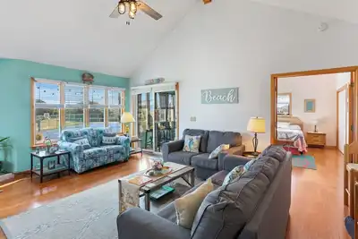 Image de 3br Duck Condo w/ Pool, Dock & Family Beach Fun