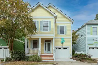 Image de Family Townhouse w/ Pool, Games & Dog-Friendly Patio