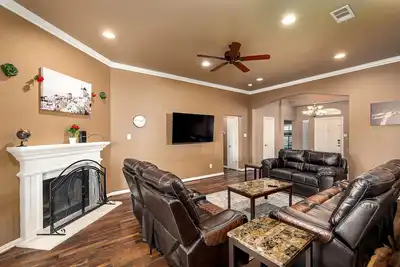 Image de Perfect Stay in Ranch-like House with Huge Backyard!