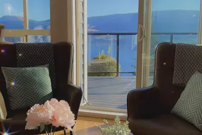 Image de Happy New Year! Time To Book 2026 Dates! Welcome To Jasmine Cottage.