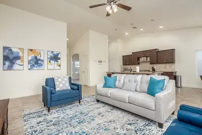 Image de Fresno House| Game Room|Kitchen| 3/2: 2 Car Garage