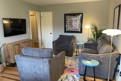 Image de The 3 Oaks @ 1133 17th Se Salem by Salemstays. com