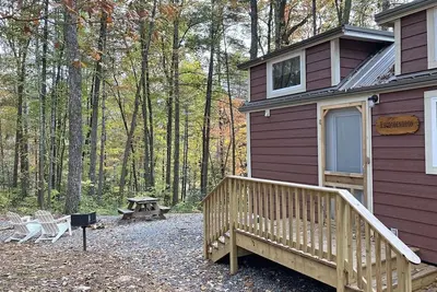 Image de Rhododendron Tiny Home at Bleu Canoe Campground