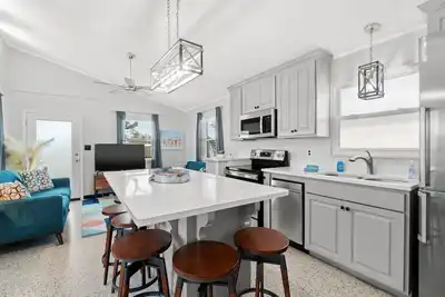 Image de Lazy Dayz - Bid-A-Wee 2 bed\\2 bath, 1 block from Private Beach