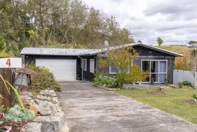 Image de Brookside - Spacious, modern home in Ilam