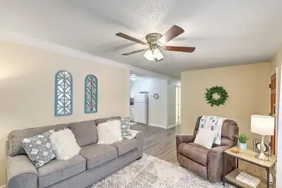Image de Near Charleston 3 Bed w/Fenced Yard Near Beach!