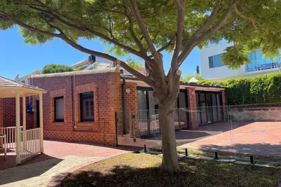 Image de Luxury Cottage at the Manor on the River! ! !