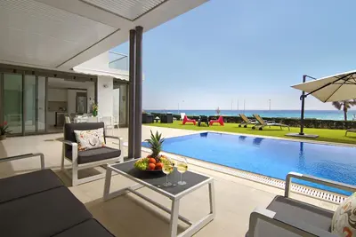 Napa Seaside 3Bed Villa
