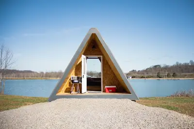 Image de Unique Glamping in Cambridge: Lakeside Cabin #12