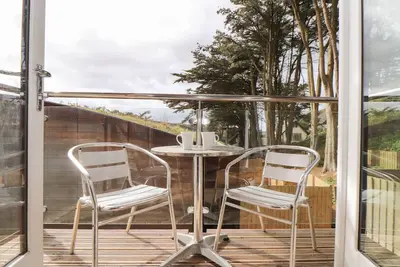 11 Towan Valley, pet friendly, country holiday cottage in Porthtowan