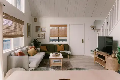 Image de The Base Cabin A Frame - Your Gateway to Yosemite, Relaxation and Chill Vibes