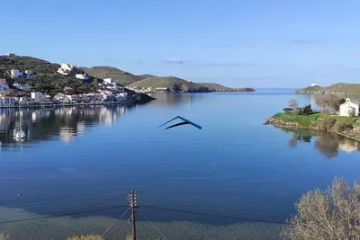 Image de Modern Apartment overlooking the Marina of Vourkari