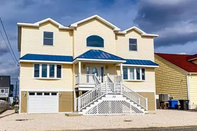 Image de Beach Haven West. Pet Friendly. Waterfront. Lagoon front. Beach Badges. Wifi. .