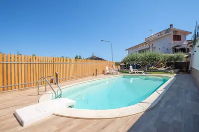 Image de Appartement de vacances \"Puro Relax\" avec vue sur la mer, piscine privée et Wi-Fi