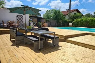 Image de Jolie landaise face au lac