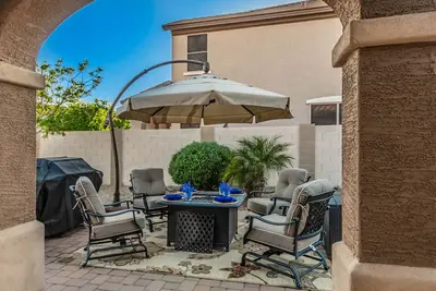 Image de Gorgeous 3/2 Corner Lot with Firepit and Grassy Yard!