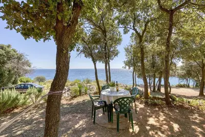 Image de Cottage on the Kavran Beach