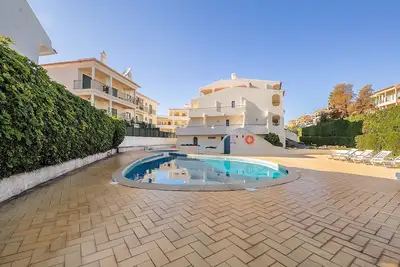 Image de Camellia Yellow Apartment, Swimming Pool, Wifi! new!