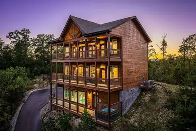 Image de Free Attractions, Private heated pool, Hot Tub, 180º Views, Fire pit!