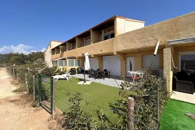 Image de Appartement avec jardin et terrasse, 2min à pied de la mer, 3 chambres,