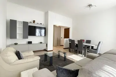 Image de Elegant and modern three-room apartment