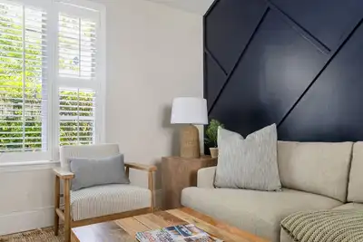 Image de Oswego Bungalow | Hampton Park Oasis