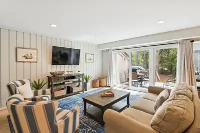 Image de 1401 South Beach Villa ~ Townhome in Sea Pines | Steps to Beach and Marina!