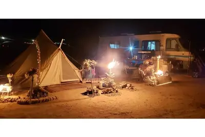 Image de Romantic, Casino Cha-Ching Tsidun-Sregniws & Glamping