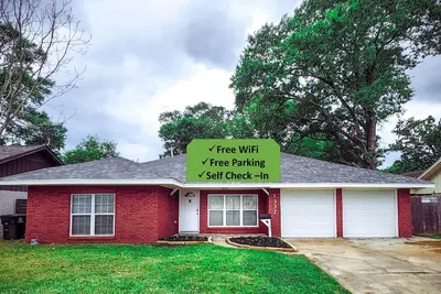 Image de Modern Lux 3 Bedroom House near City Center