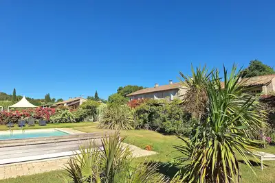 Image de Alpilles Cottage Philippe's Farm gite 4 p, piscine partagée