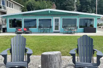 Image de \"The Beach House\". Waterfront home/Puget Sound. Seattle commutable.