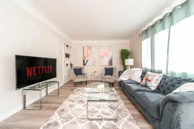 Image de ★6b Modern Bungalow★King Bed/WiFi✔Long Stays★Clean