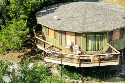 Tree House on Lake Travis #15