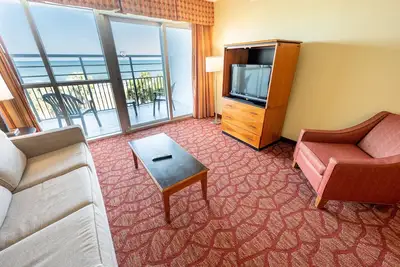 Image de Direct Oceanfront Boardwalk Central Great Location