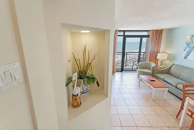 Image de Newly Added, Oceanfront, Steps to the Beach, Pools!