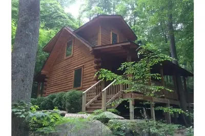 Image de Amazing & Cozy Log Cabin In Woods