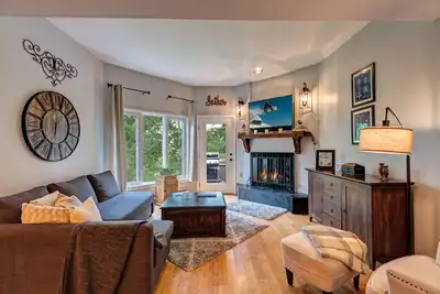 Image de Mountain Modern Condo on EagleVail Golf Course near Vail and Beaver Creek