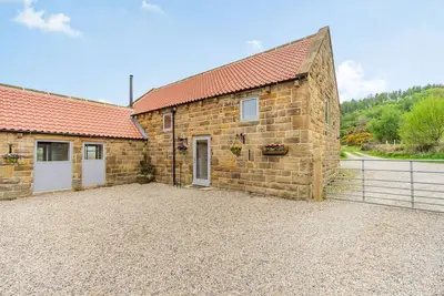 Meadowsweet, pet friendly, character holiday cottage in Goathland